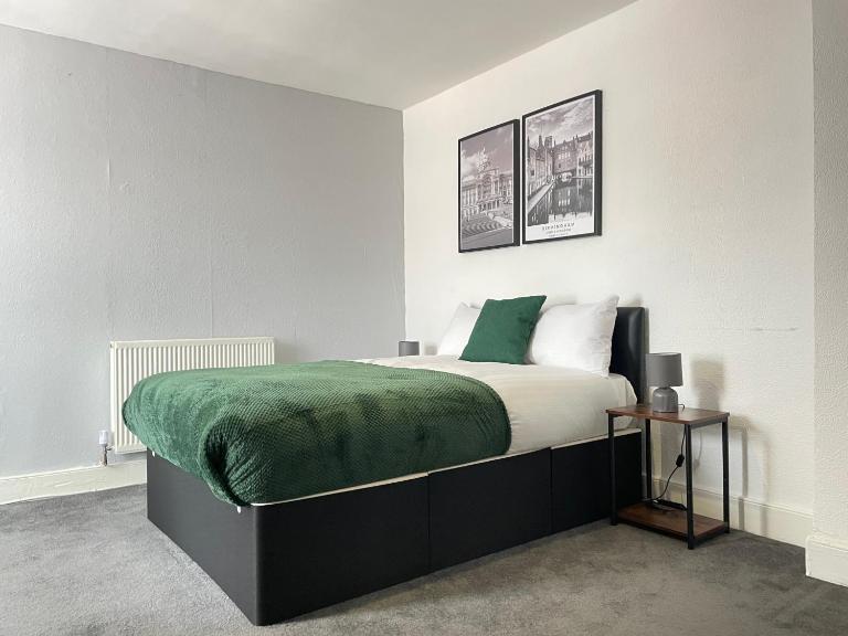 Marroway Shared House - Bed and Breakfast Birmingham