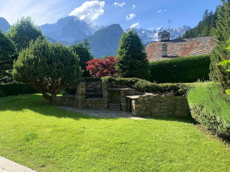 Monte Bianco elegant villa apartment Courmayeur - Chambres d'hôtes Pré-Saint-Didier