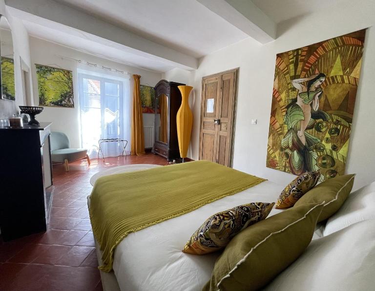 L'oiseau Bleu suite MERLE BLEU - Chambres d'hôtes Roubia