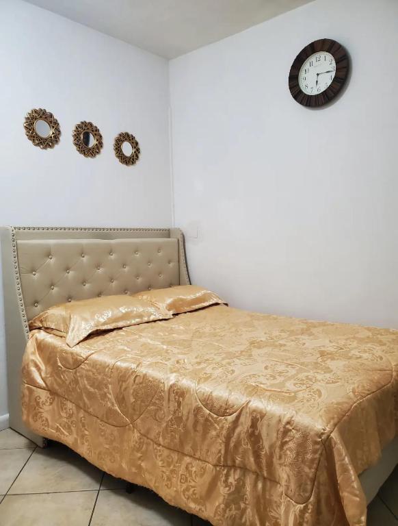B4 Best Value on Private Bedroom with Private Bathroom in Little Havana, Miami - Chambres d'hôtes Miami