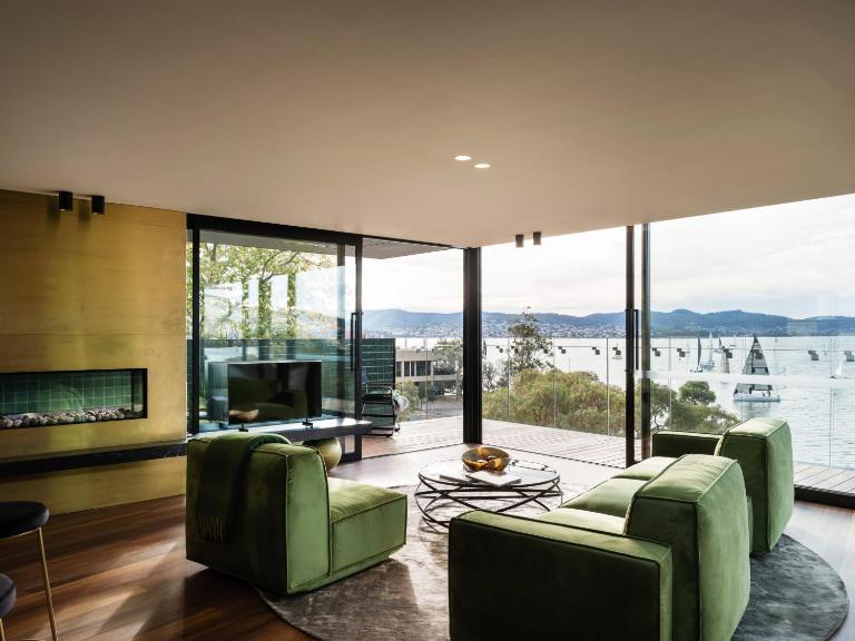 'Sydney' - Luxurious waterfront penthouse in Battery Point - B&B Hobart