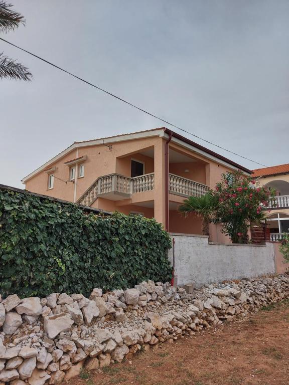 Apartman Tara Vir - Chambres d'hôtes Vir