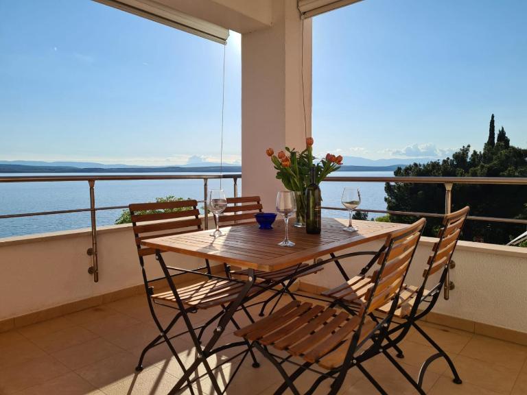 Apartment Golden View Dramalj - B&B Dramalj