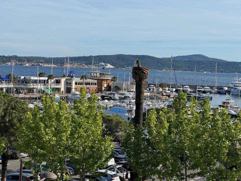 Maison de village rénovée avec vue mer exceptionnelle - Ferienwohnung Sainte-Maxime