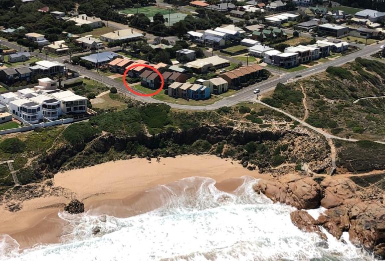 Southern Sands' Beachfront Apartment - B&B Port Elliot