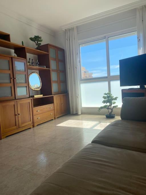 Adra apartment 2nd line to sea - B&B Adra