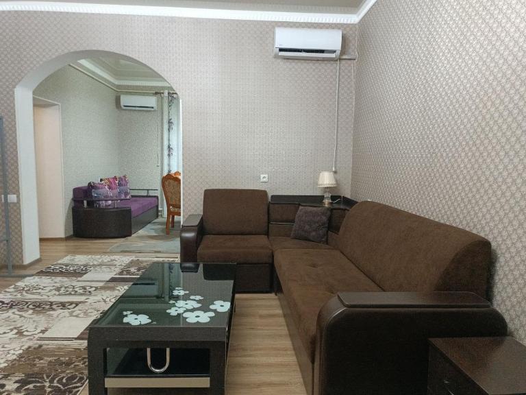 Oskar - B&B Toktogul