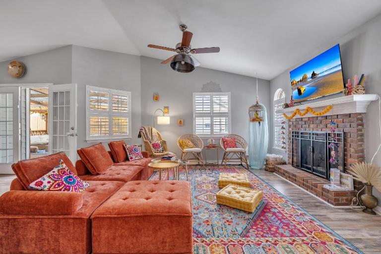 Boho Indian Oasis: 3bd - Pool - Tranquil Retreat - B&B Tallahassee