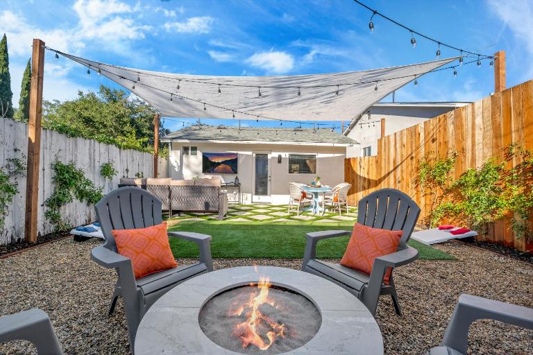 Cozy Cottage, Brand New, fully Private, walk to Everything - B&B Thousand Oaks