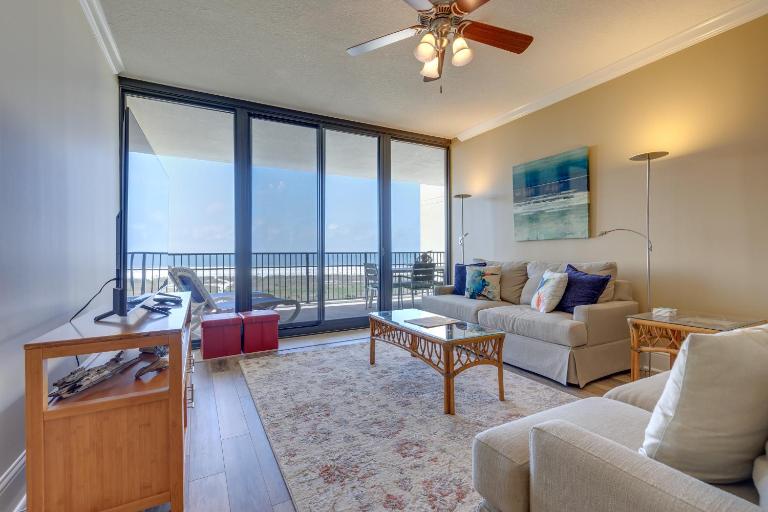 Beachfront Dauphin Island Condo w/ 2 Pools & Sauna - B&B Dauphin Island