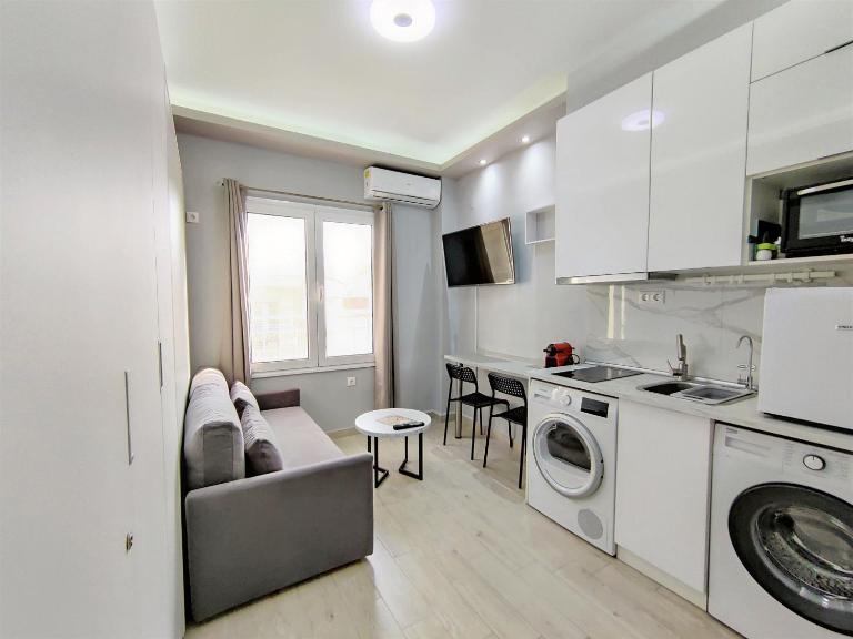 Pretty Petitie Fully Equipped City Center Studio - Ferienwohnung Thessaloniki
