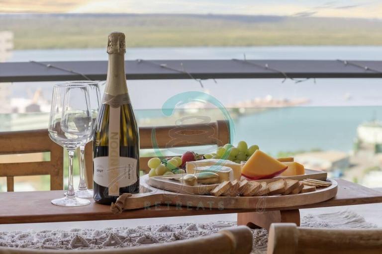 Coastal Oasis Panoramic Ocean View - Bed and Breakfast Darwin