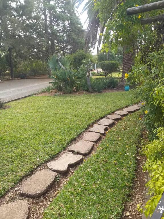 Beautiful No Fuss Serene 3 Bed House in Bulawayo - B&B Bulawayo