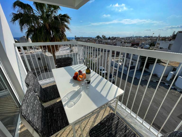 Napa Central apartment - Bed and Breakfast Agia Napa