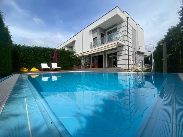 Villa with private pool - Bed and Breakfast Durrës
