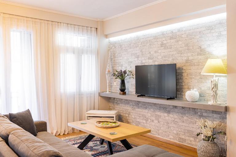 Pythagorio Blue Street Apartment with Balcony - Bed and Breakfast Pythagóreio