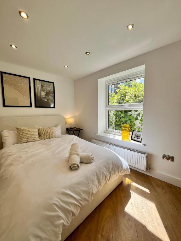 Cozy and Peaceful Apartment with Terrace in Hackney - B&B London