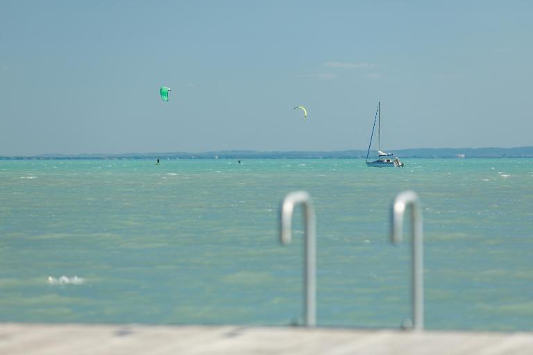 Blue4 Apartment - B&B Balatonfűzfő