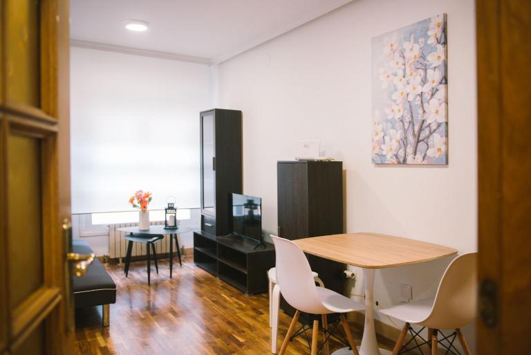 Apartamento A&M - VUT5609AS - Chambres d'hôtes Gijón