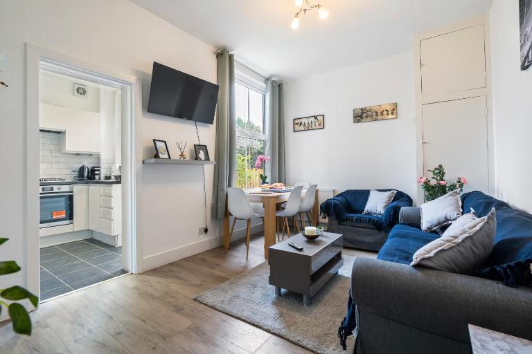 Modern 3 bedroom apartment in Wimbeldon Park - B&B London