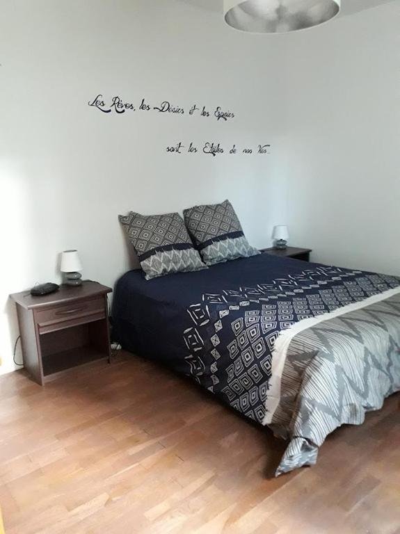 Chambre Salon Sdb Jardin près Bordeaux - B&B Cestas
