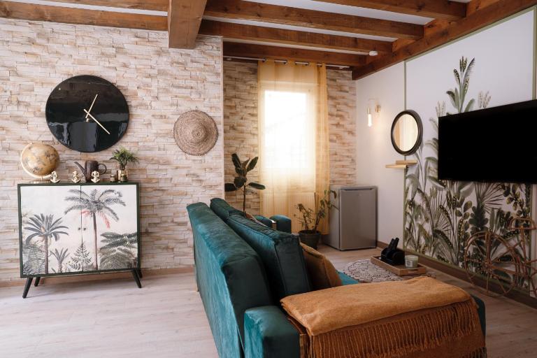 Appart hôtel le 8 La Suite & Spa - parking gratuit - - Ferienwohnung Mâcon