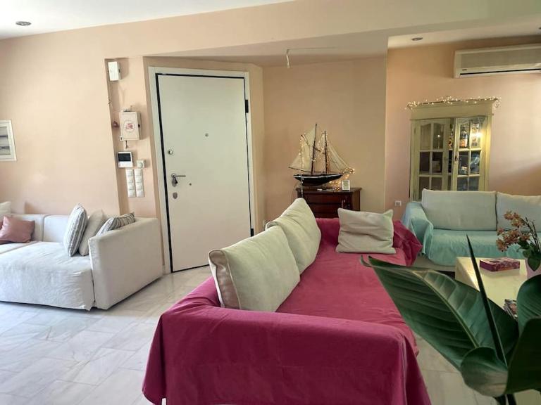 Lovely Maisonette & Parking - B&B Athens