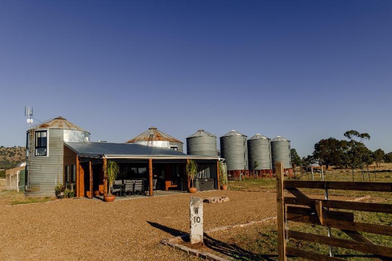 Top Paddock Silo Stay - B&B Forbes