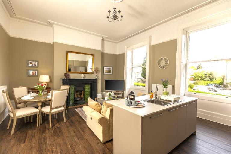 Elizabeth House 1 - By Luxury Apartments - Ferienwohnung Cheltenham