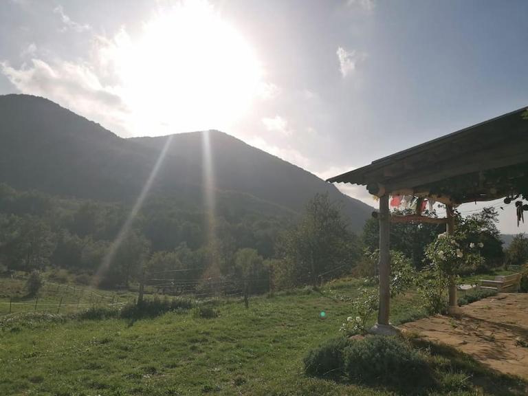 Bright loft with mountain and nature view - B&B Sougraigne