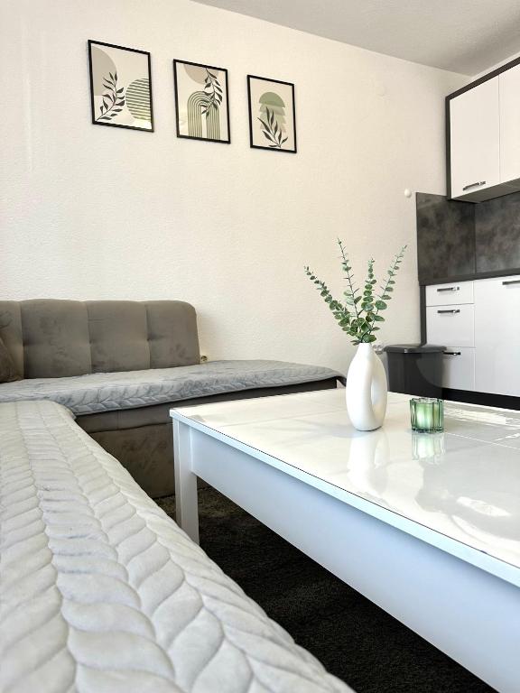 Apartman Lara Laktasi - B&B Laktasi