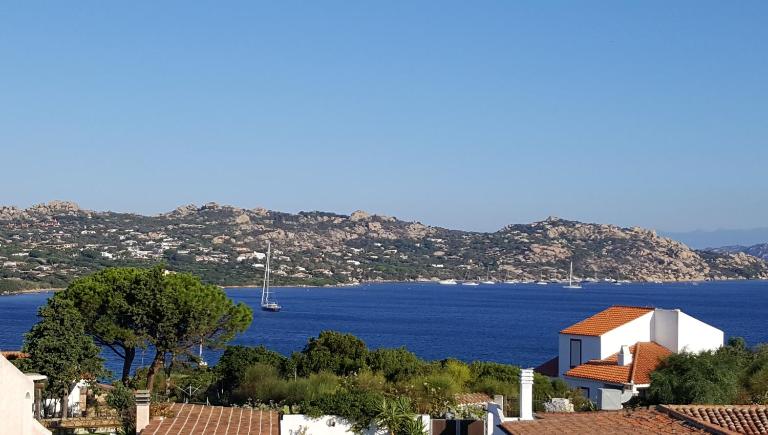 Holiday House La Rosa dei Venti - B&B Palau