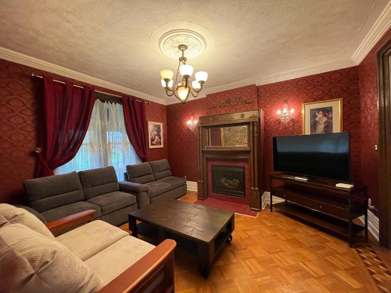 THE RED dragon - B&B Niagara Falls