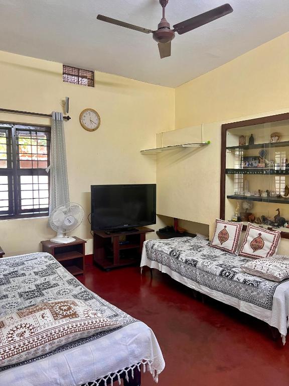 Varma's Bulbul nest - Bed and Breakfast Manibail