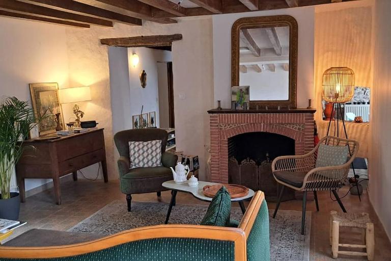 Ferme du 17ème siècle et jardin - Bed and Breakfast Druyes-les-Belles-Fontaines