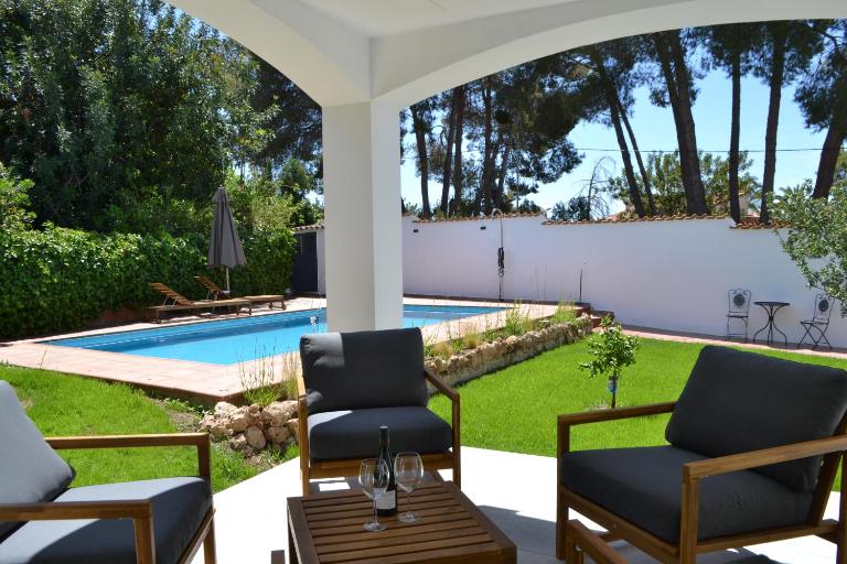 Gran Chalet con Piscina (8-10 pp) - Chambres d'hôtes L'Eliana