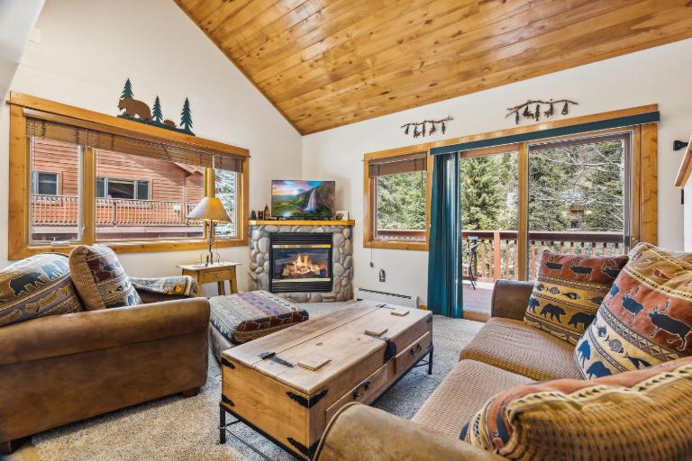 Bugle Pointe A01 by Estes Park Condos - B&B Estes Park
