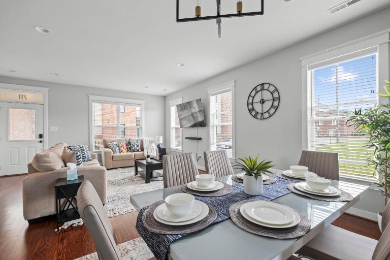 Richmond Gem, Free Parking, Quiet, Fenced,Walkable - B&B Richmond