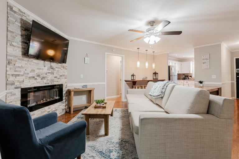 Dutch Creek Cottage- 10 mins to Lake Murray! - B&B Irmo
