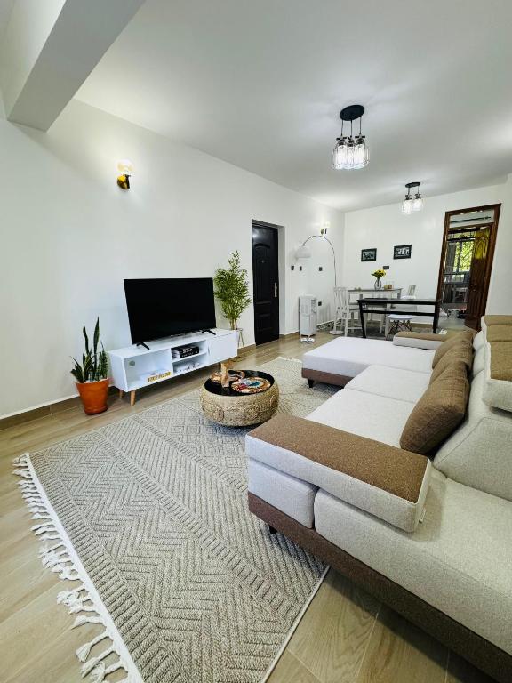 Azania One Bed Near Sarit Centre-Westlands - B&B Nairobi