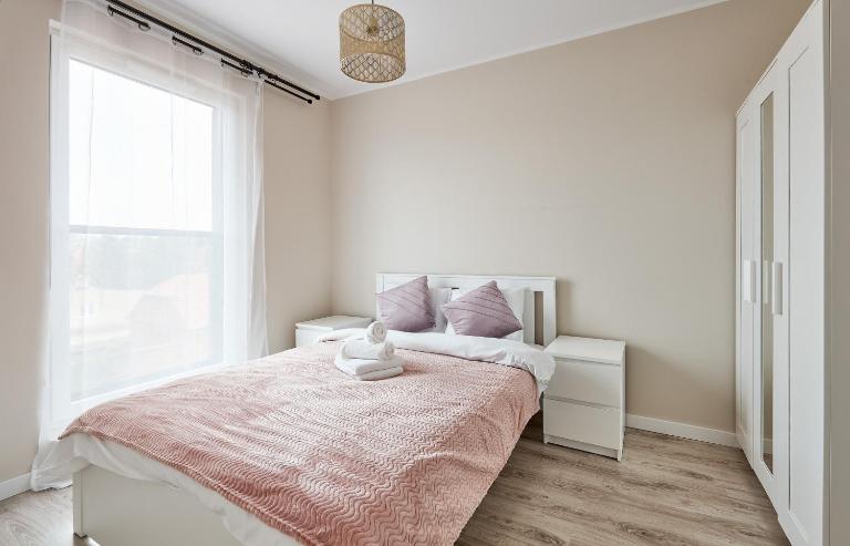 Poznań Airport Homely Apartment by BookingHost - B&B Poznań