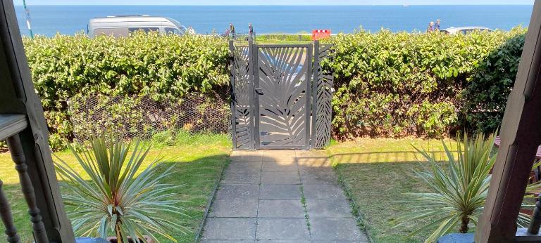 Sea Forever Oceanfront Home Perfectly Saltburn - B&B Saltburn-by-the-Sea