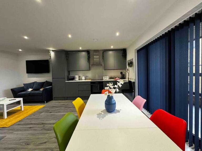 Wave Song - Hornsea Town House with Sea Views and Balconies - Chambres d'hôtes Hornsea