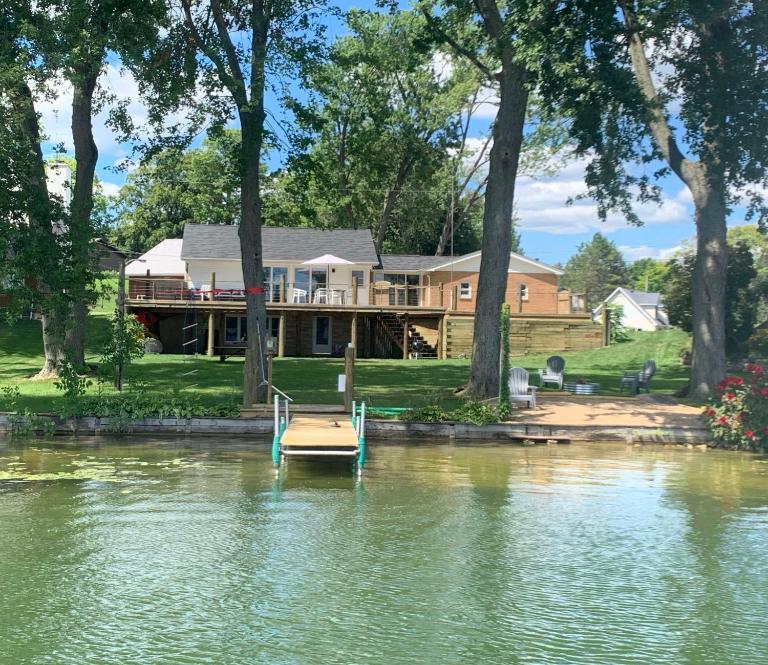 Miner Lake Lakefront Beach Cottage for Family Fun - B&B Allegan