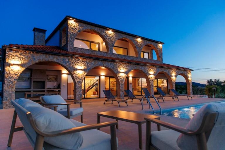Vista D'Ouro- A luxury villa in the mountains - Bed and Breakfast Ponte da Barca