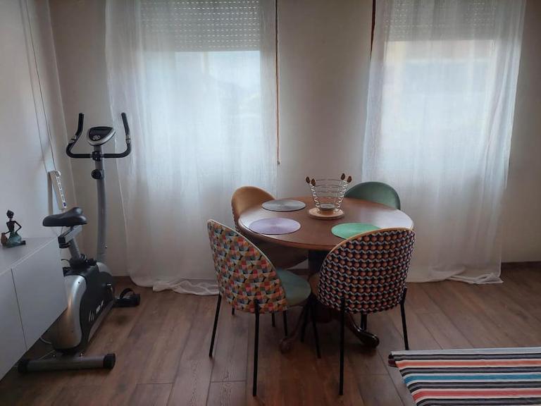 Modern 1-bedroom condo with free parking & fast WiFi - B&B Podgorica
