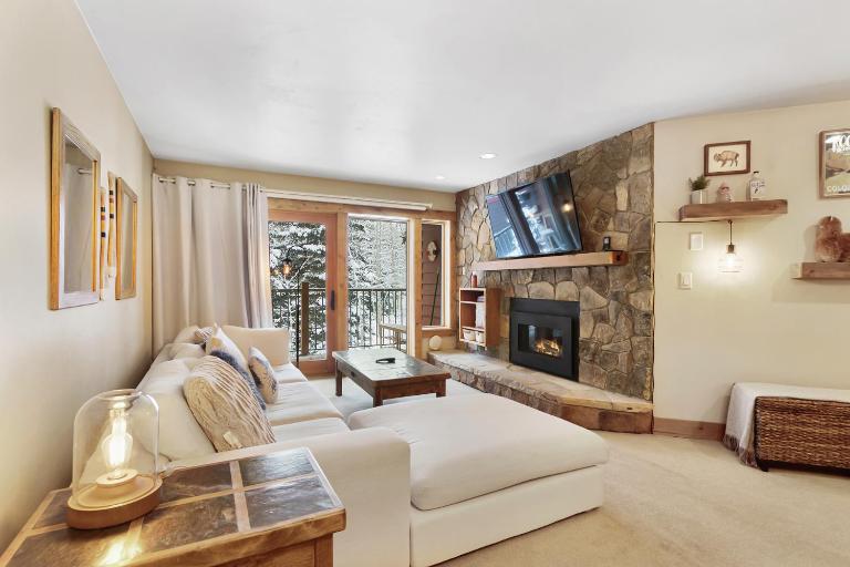 Sawmill Creek Condo 210 by Great Western Lodging - B&B Breckenridge