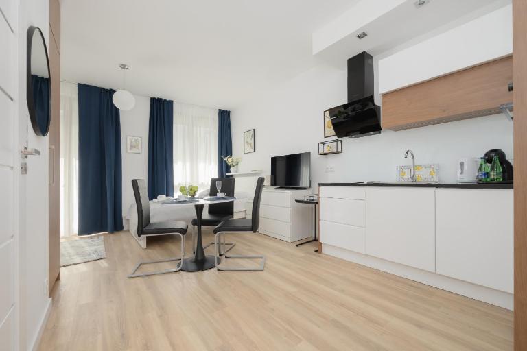 Sarmacka 25 studio 1 close to Medicover and Paley - B&B Varsovia