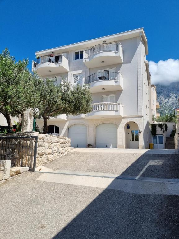 Apartments Tomaš - B&B Macarsca