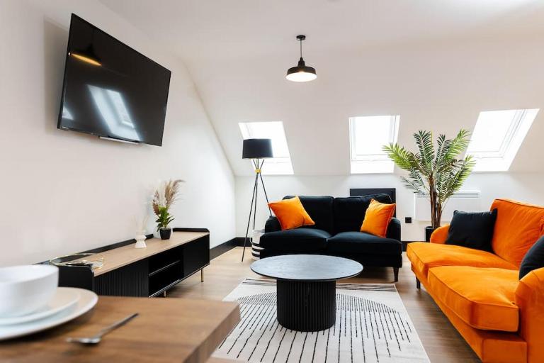 The Berriman Collection Stylish Sleeps 6 - 2 Bedroom - B&B Cardiff
